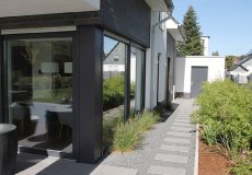 06_einfamilienhaus-neubau-detail-eckfenster-massivhaus