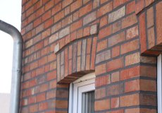 39_einfamilienhaus-neubau-detail-landhaus-stich-fenster-klinker