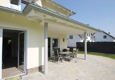84_einfamilienhaus-neubau-detail-landhaus-toscana-terrassenueberdachung