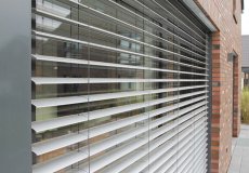 88_einfamilienhaus-neubau-detail-raffstore-massivhaus-