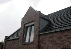 89_einfamilienhaus-neubau-detail-landhaus-gaube-erker-schildgiebel