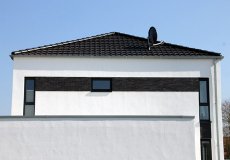 92_einfamilienhaus-neubau-detail-fassade-moderne-stadtvilla-massivhaus