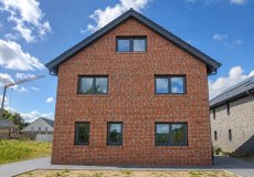 einfamilienhaus-2-5-geschosse-satteldach-giebelstaendig-zur_strasse-2
