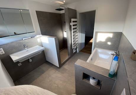 badezimmer-sanierung-vorher-nachher--einfamilienhaus-osnabrueck_original