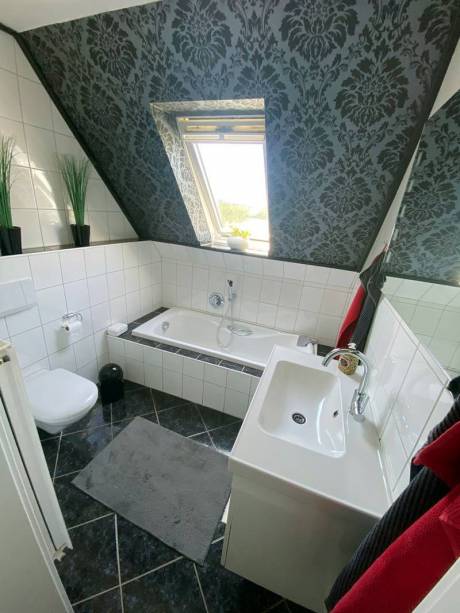 bad-badezimmer-sanierung-vorher-nachher-alt_original
